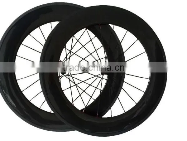 China Carbon Rim New Carbon Bicycle Wheelset 700c 88mm Road Bike Clincher Glossy 700c 88mm Carbon 3k Glossy 20/24 Spokes