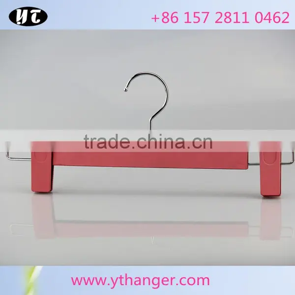 Hot Sale Long Hook Plastic Rubber Pants Hanger With Metal Clips photo-4