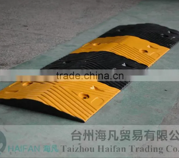 High Quality Traffic Road Speed Hump for Crossing/heavy Strength Rubber Road Speed Breaker Used on Road for Garage Safety photo-3