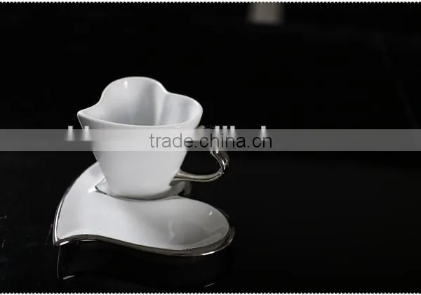 Hot-selling Ceramic Love Mug With Heart Shape photo-2