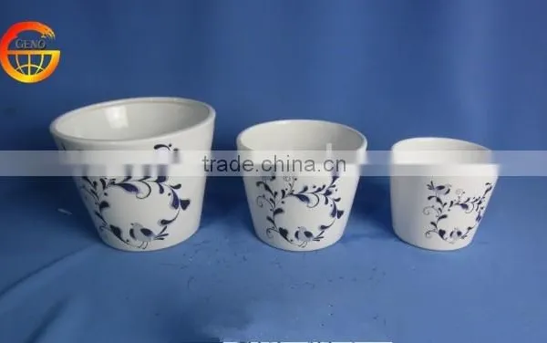 Hot Selling Ceramic White Glossy Flower Urn Decoration photo-2
