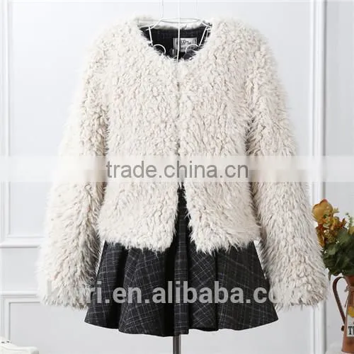 Women Winter Boy Friend Style Faux Fur Coats Fashion Plush Over Coat for Wholesale photo-5