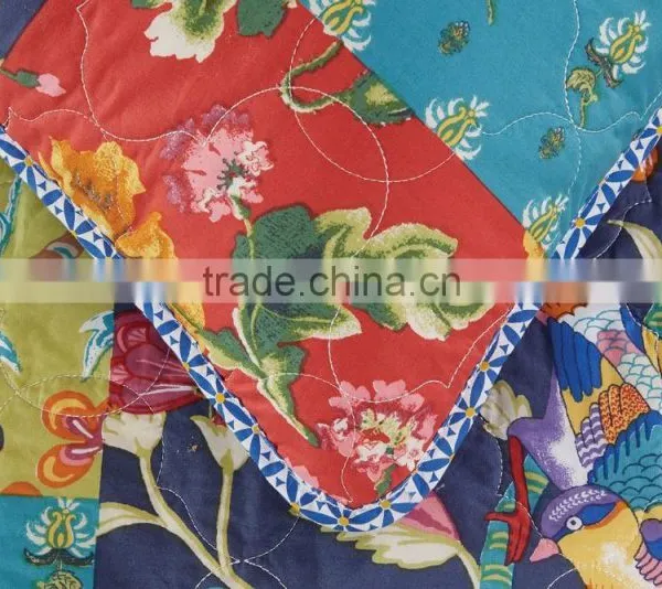Evocative of Traditional Patchwork Design Quilt Cover photo-5
