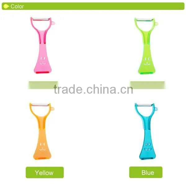 D301 Novel Smile Shaped Fruit Peeler Cassava Peeler Vegetable Peeler photo-3