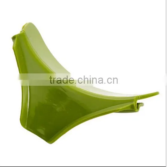 Creative Silicone Soup Funnel Water Deflector Cooking Tool Kitchen Gadget / Silicone Soup Funnel Kitchen Tool photo-5