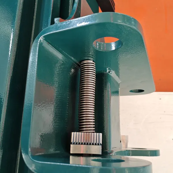 High Quality 4000kg/4500kg 2 Column Car Lifting Machine Manual Release photo-5