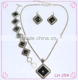 Earring+Bracelet+Necklace Jewelry Set /Customize Design American and Eruozone Jewelry Set