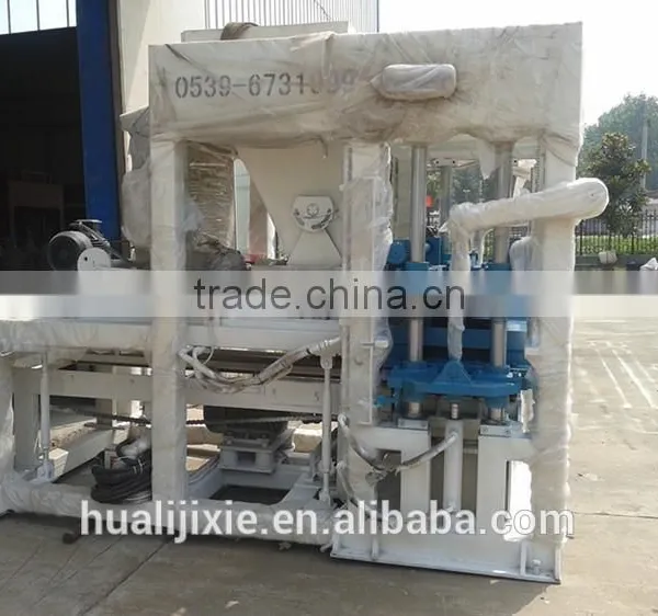 Cheaper Hollow Block Making Machine QT4-15 photo-5
