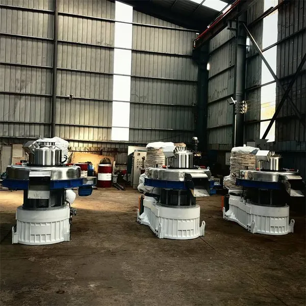 Wood Chips and Sawdust Pellet Machine, New Stainless Steel Feeding Hood Equipment With a Production Capacity of 2 Tons per Hour photo-4