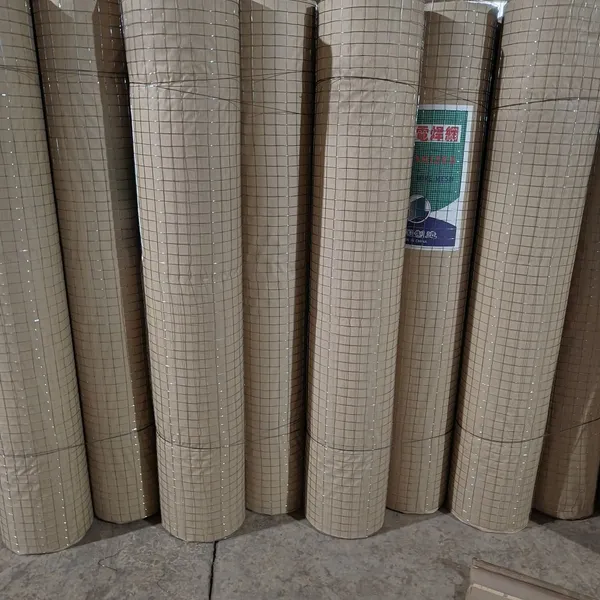 Square Hole Welded Wire Mesh Rolls - Anti-thief Design for Fence Panels photo-4