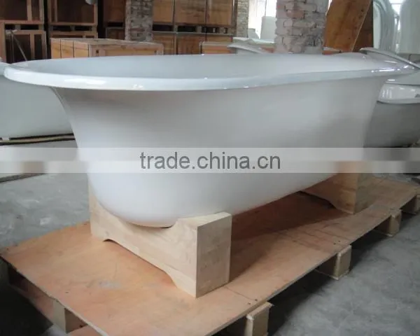 Freestanding Bath With Wooden Cradles