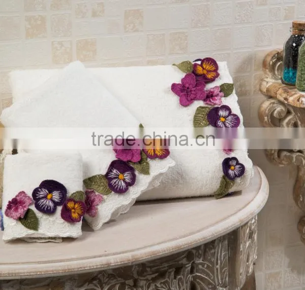 VIOLET HANDMADE FLORAL TOWEL