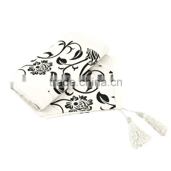 2016 New Flock Floral White Taffeta Retro Decorative Wedding Bed Table Runner Cloth photo-5