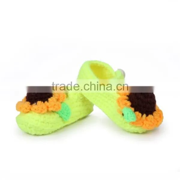 Beautiful Sunflower Free Crochet Shoes Pattern for Baby photo-5