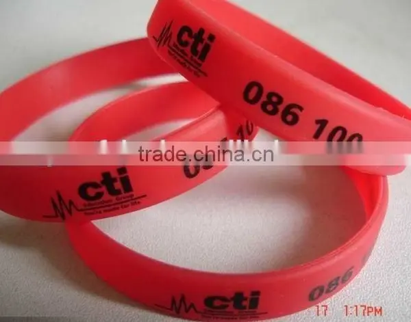 Factory Direct Sales Eco-friendly Fashion Engraved Flower Silicone Bracelet photo-2