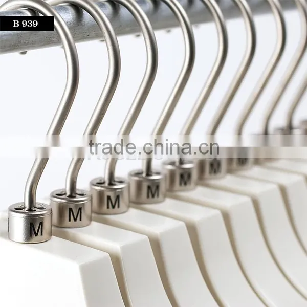 Japanese Beautiful Finished Plastic Size Markers for Apparel Shop Hanger B939-amah Made In Japan Product photo-4