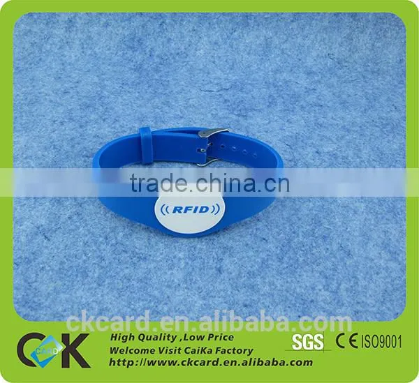 High Quality Soft PVC Wrist Band Custom Logo Printing photo-2