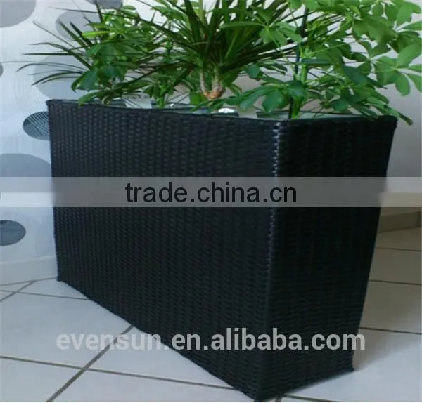 2015 Fashionable Wicker Frame Outdoor Flower Pot photo-1