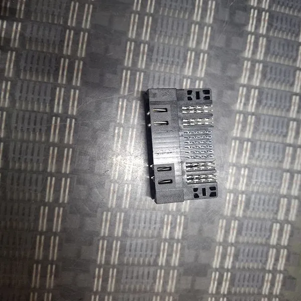 Pwrblade Board to Board 2pin 4pin Module Fci Amphenol Power Blade Connector for Rectifier Module photo-3
