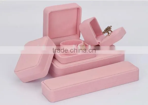 Elegant Pink Flannel Jewelry Boxes & Cases Velvet Ring Box photo-2