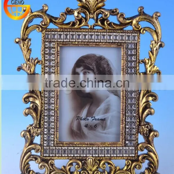 White Carved Resin Made Digital Photo Frame photo-2