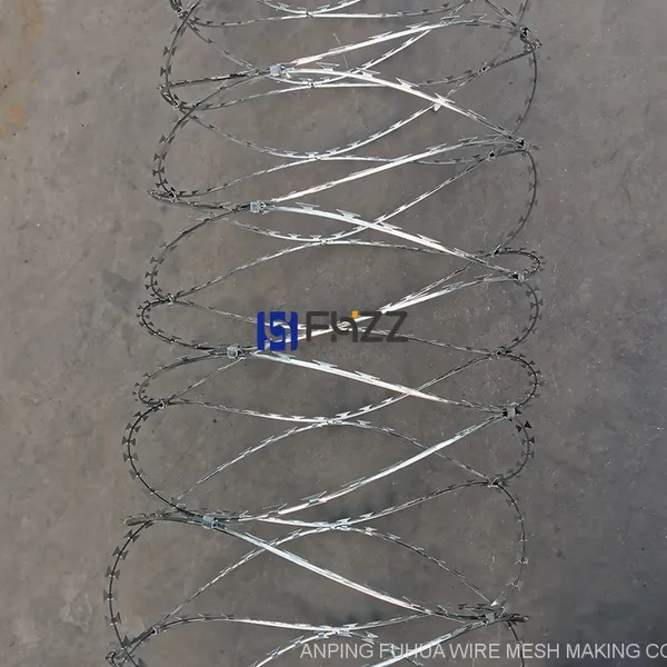Diameter 450mm 90Clips×5Clips Per Coil BTO-22 Galvanized Concertina Razor Barbed Wire photo-4