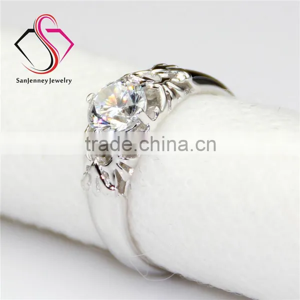 Round Brilliant Cut Moissanite Solitaire 0.8 Carat 6.0mm Center 14k White Yellow Gold Diamond Engagement Ring photo-3