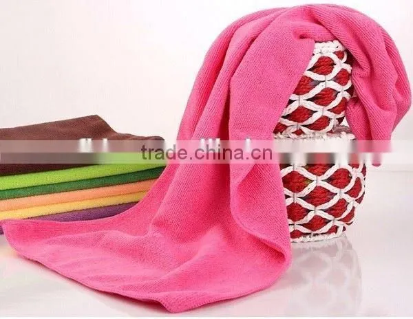 Nano 85% Polyester 15% Polyamide Microfiber Beach Towel in Canister photo-2