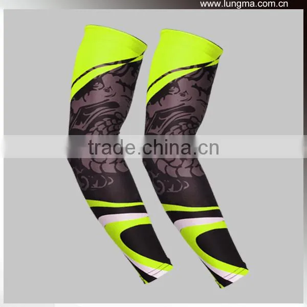 Compression Arm Sleeve - Football - Baseball - Basketball Shooter Sleeves photo-2
