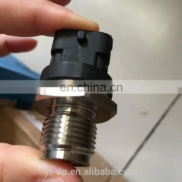 0281006425 Diesel Fuel Common Rail Pressure Sensor photo-4