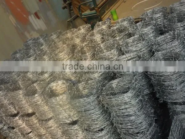 High Quality and Cheap 12 Gauge Pvc Coated Barbed Wire photo-4