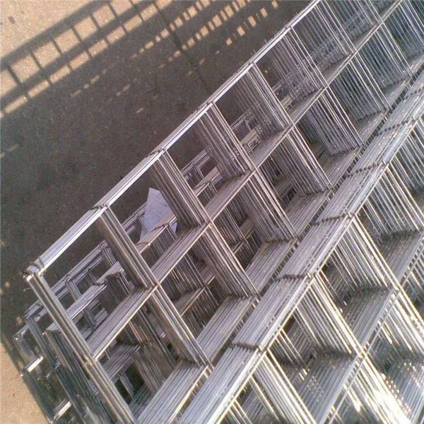 Electric & Hot Dipped Galvanized Welded Mesh Panel for Fencing and Construction photo-4