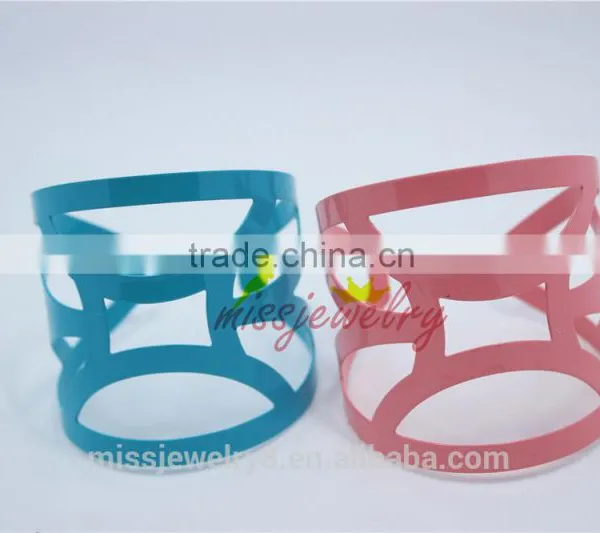 Fashion Cuff Bracelets for Women With Hollow Out Blue&Pink Color Irregular Pattern Bangles Bracelet for 2016 New Intrend Style photo-5