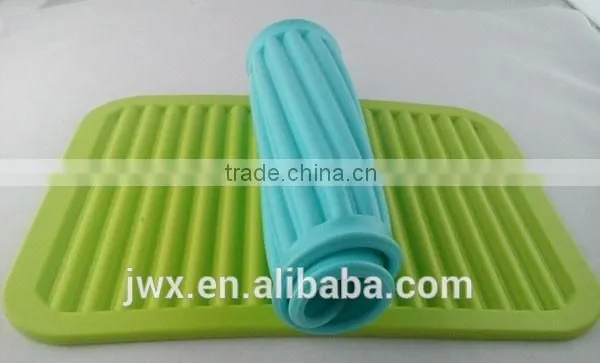 Heat-resistant Roll up Silicone Mat for Iron Mat Silicone Placemat photo-3