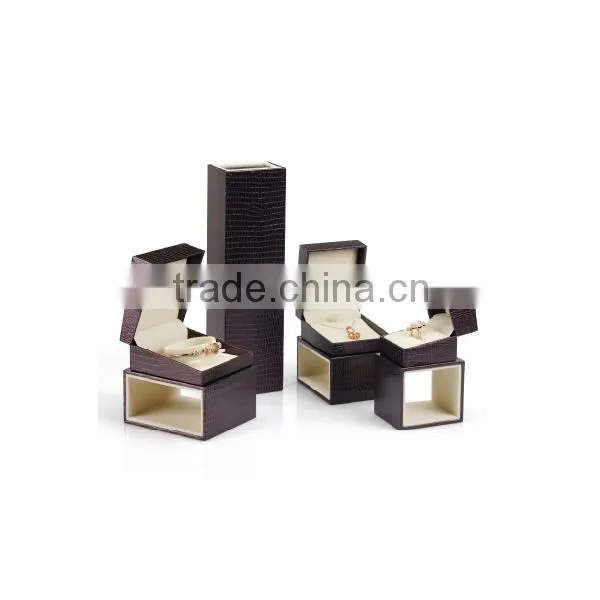 Custom High End Plastic Leather Jewelry Ring Box photo-4