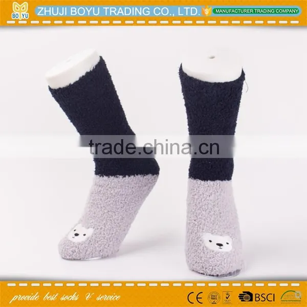 BY-161602 Wholesale Breathable Woman Socks Girl Wearing Crew Socks Fashion Soccer Socks