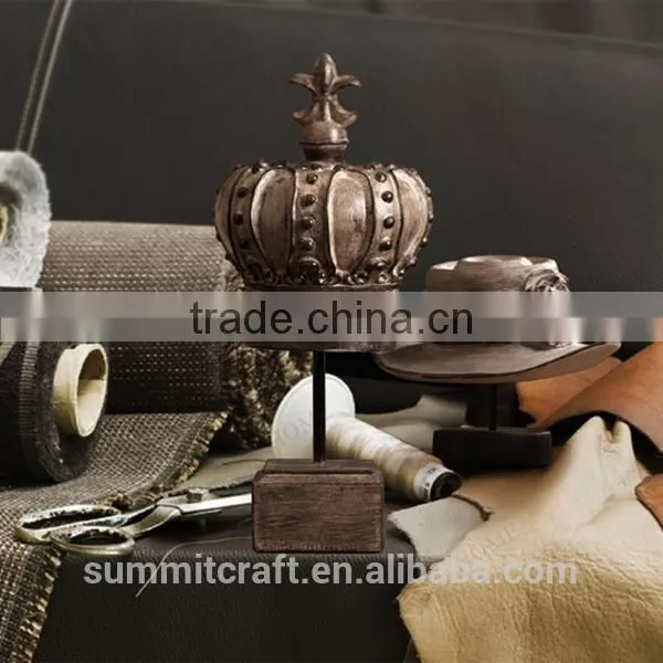 Crown Decoration Resin Vintage Crown Figurines photo-2