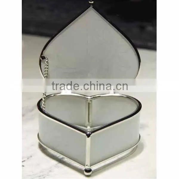 Pretty Heart Love Alloy Jewelry Box photo-3