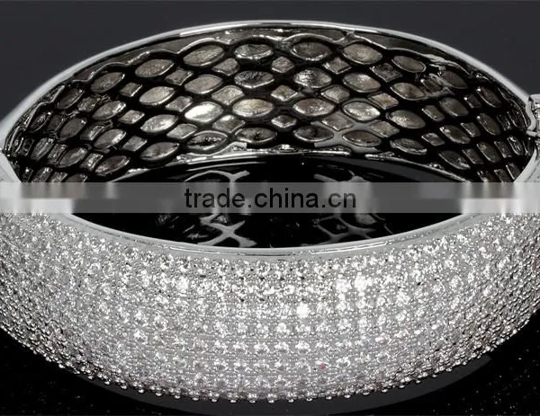 Top Seller Basic Look Micro Pave Setting Cubic Zircon Top Quality Chunky Crystal Bangle photo-3