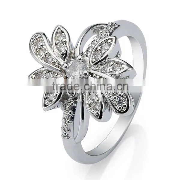 2016 Women's Big Flower Shape Stud w/ White Solitaire Accent Ring18k White Gold Plated Jewelry