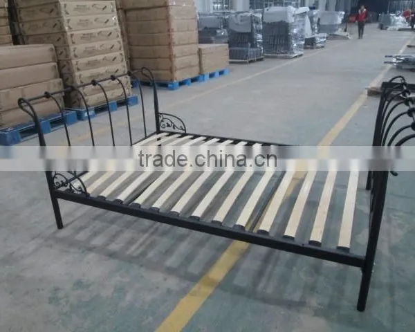 Metal Frame Wooden Slat Bed