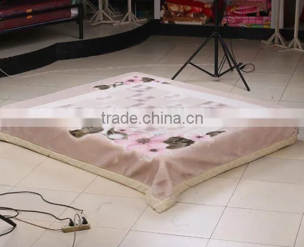 100% Polyester Printed and Super Soft Special-carved Blanket
