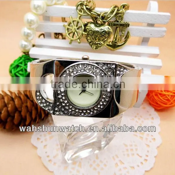 New Arrival Lady Alloy Watch Popular Alloy Bracelet Watch With Gems