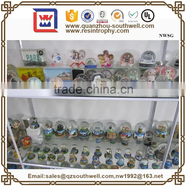 2015 New Product Decorative Water Globe Crafts photo-4