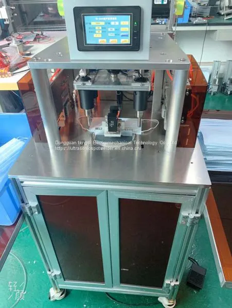 Semi-automatic Ultrasonic Mask Spot Welding Machine photo-2
