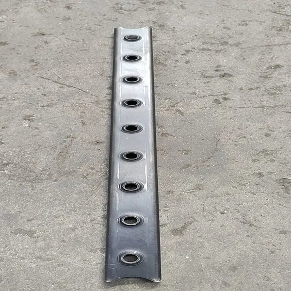 Anti-slip Perforated Mesh Pattern Plate, With Alligator Mouth Holes, Suitable for Pedestrian Walkways, Cutting and Bending Services Available photo-4