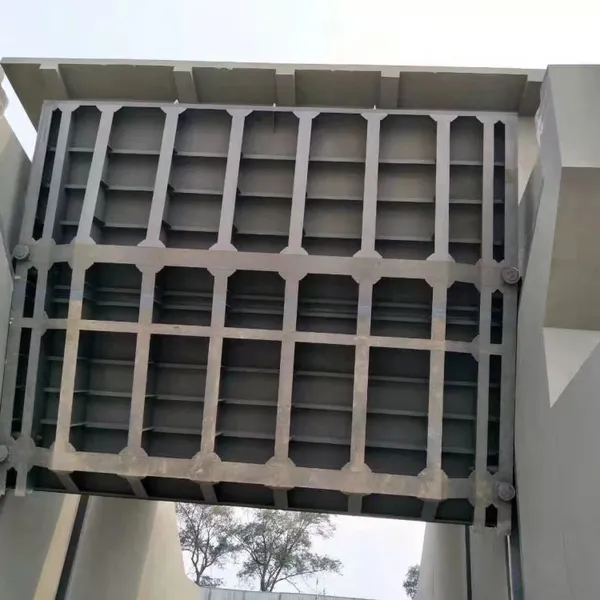Industrial Steel Sluice Gate for Water Retention and Flow Control photo-4