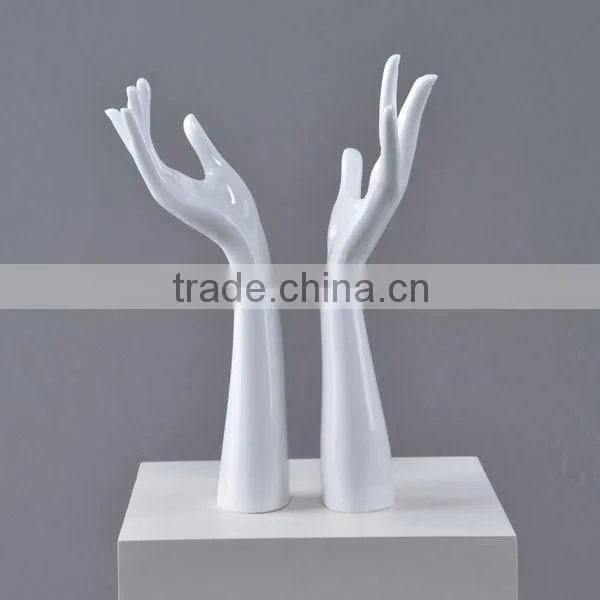 New Design Frp Female Jewelry Ring Stand Mannequin Hand for Display photo-2