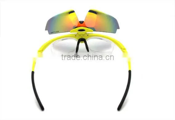 Robot Modeling Sport Ski Goggles photo-2