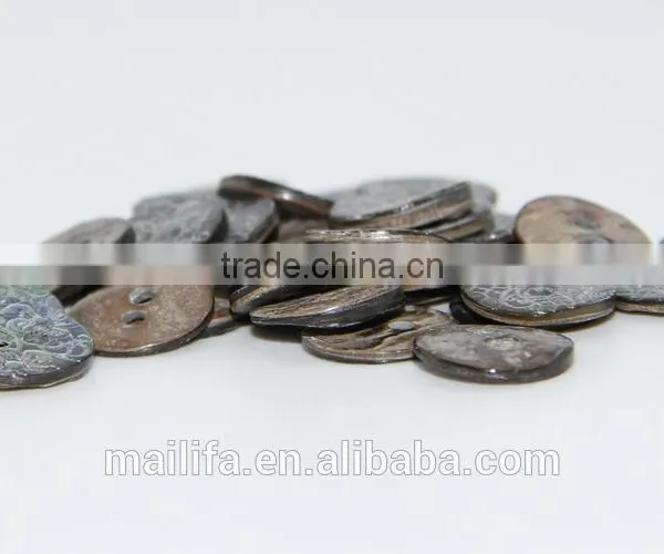 Natural 2 Holes Fancy High Quality Japanese Agoya Shell Button With Logo Engraved On photo-3